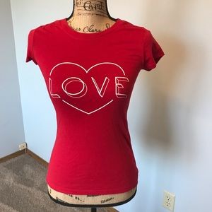 Adorable fitted tee!